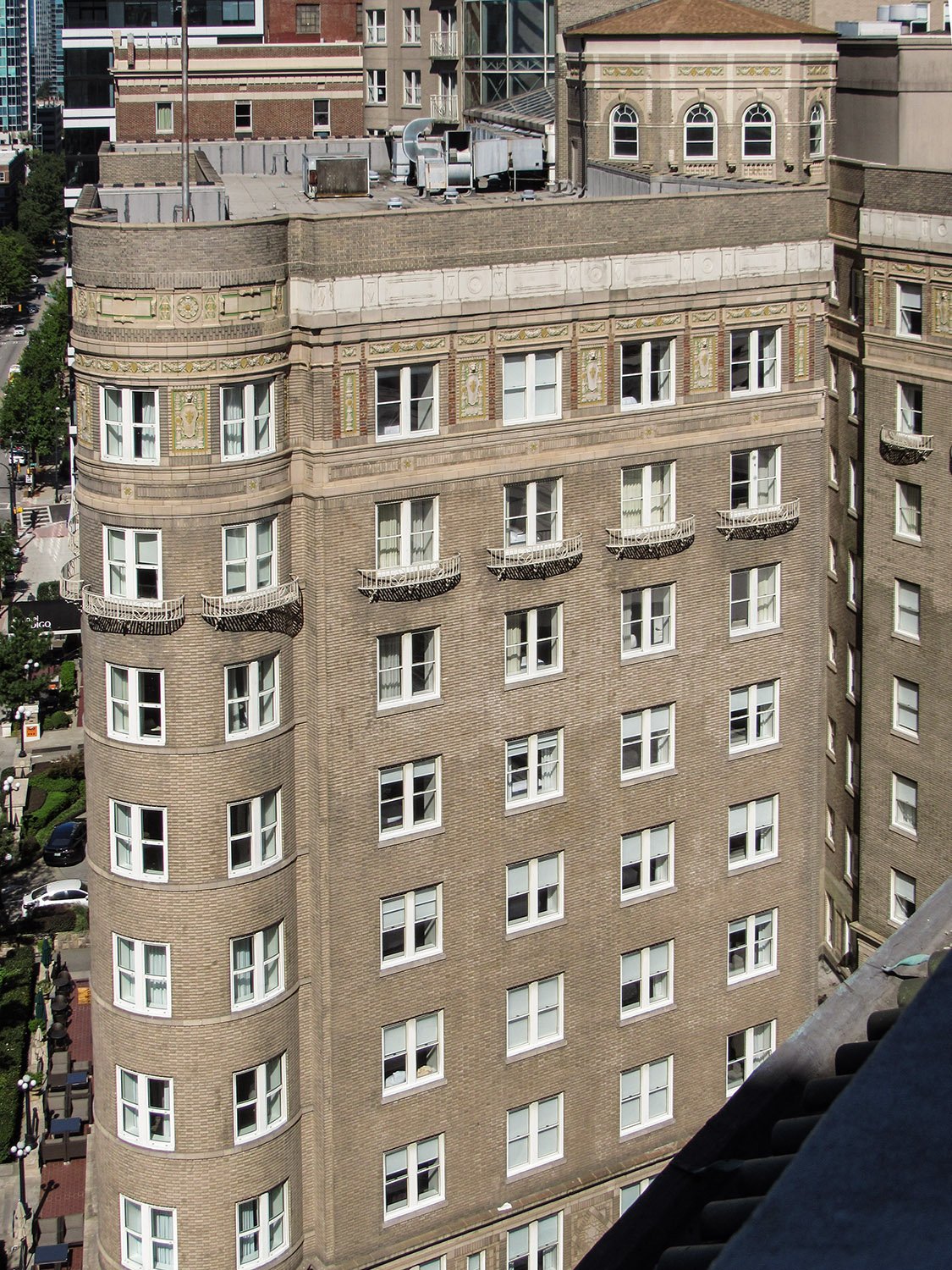 W.L. Stoddart. South facade of the Georgian Terrace Hotel (1911). Atlanta.
