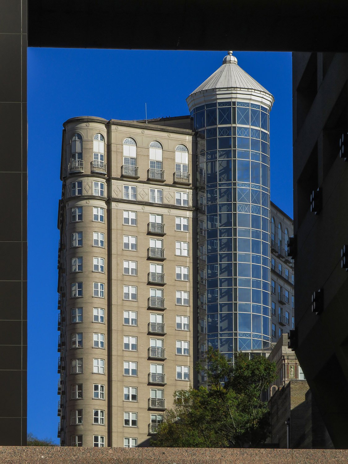 Smallwood Reynolds Stewart Stewart & Associates. Georgian Terrace Hotel Expansion (1991). Atlanta.