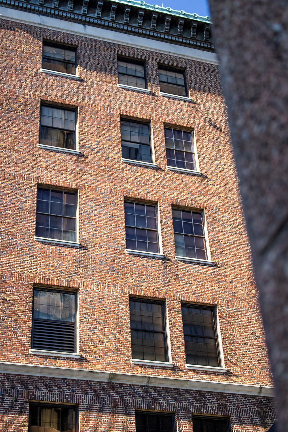 Looking up at the east facade of the Davison-Paxon-Stokes Department Store
