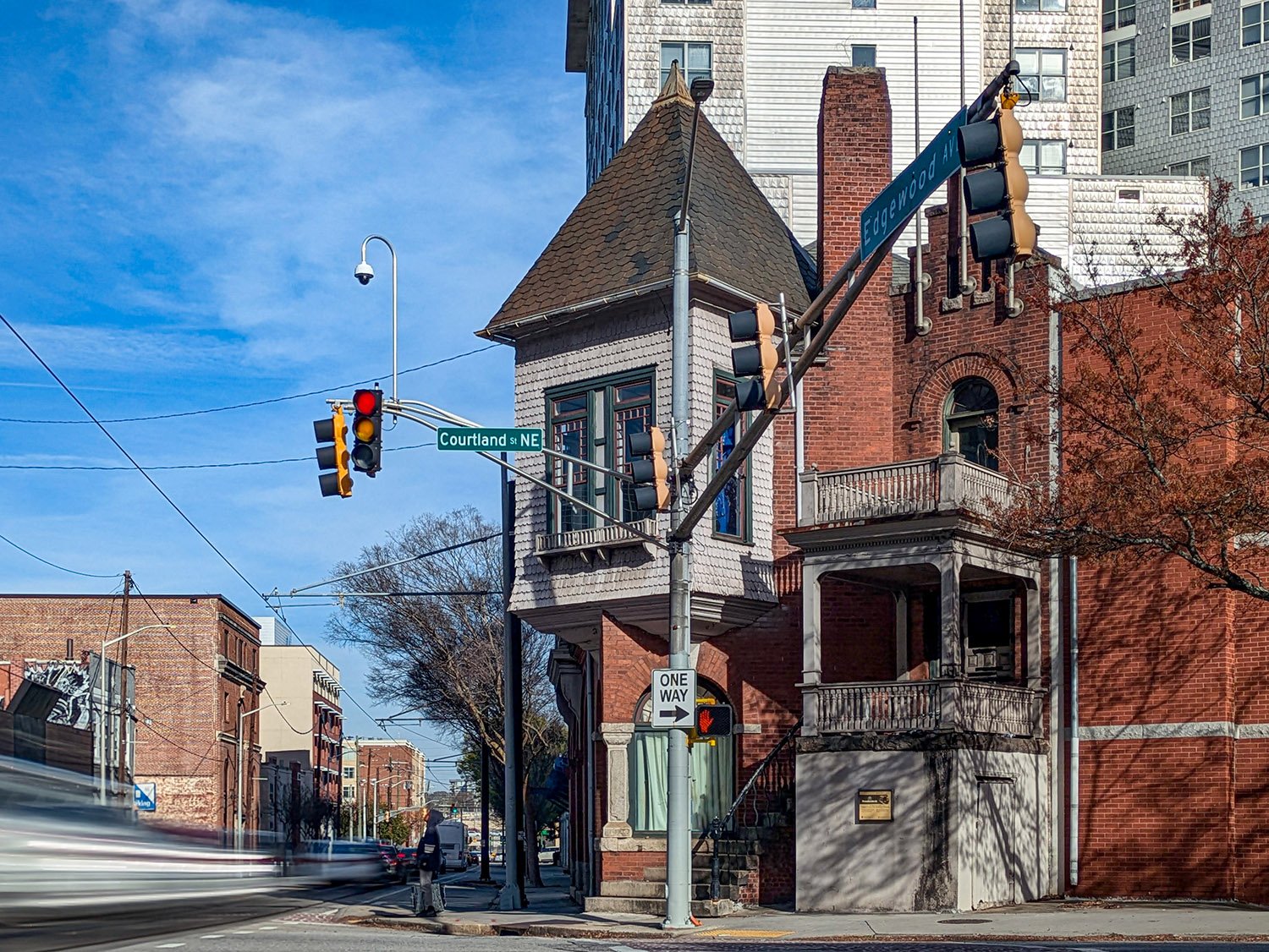 Looking at 125 Edgewood Avenue from the west