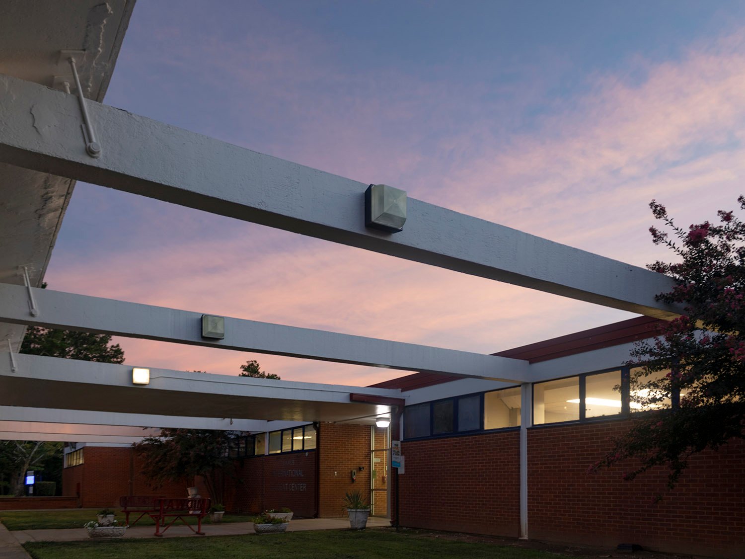 John C. Portman, Jr. of Edwards & Portman. Midway Elementary School (1957). DeKalb County, Georgia.