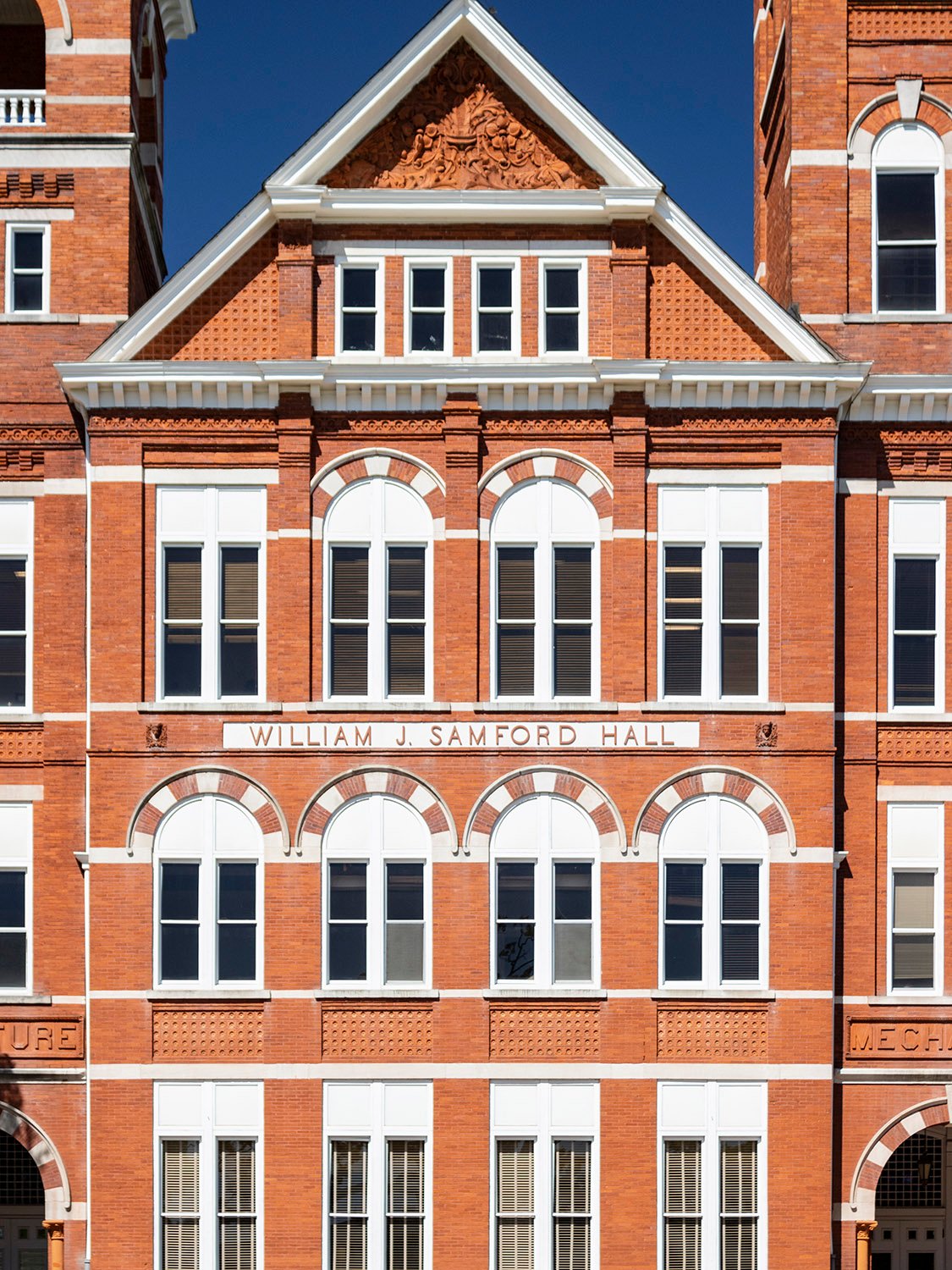 Center bay on the facade of Samford Hall, Auburn, Alabama