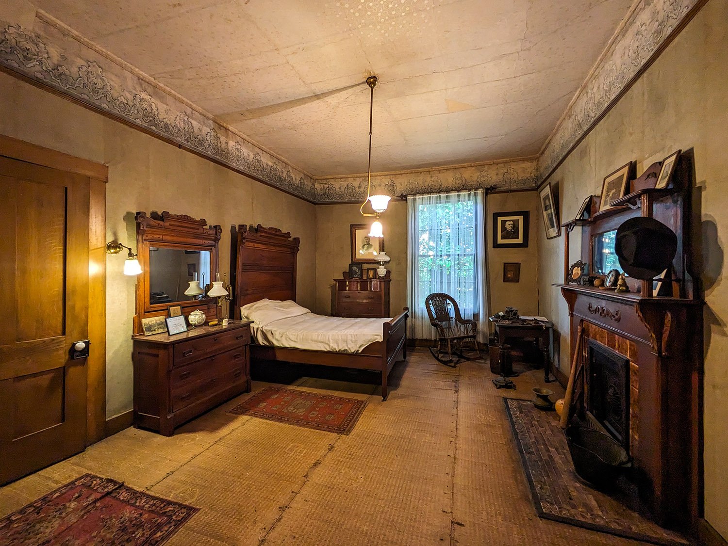 Bedroom of Joel Chandler Harris in The Wren's Nest, Atlanta