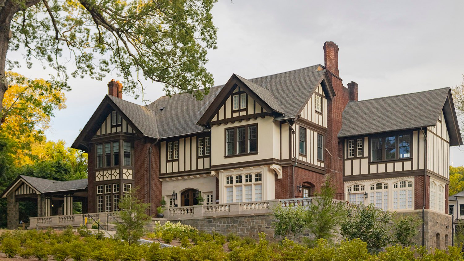 W.T. Downing. Preston Arkwright Residence, "Pine Bloom" (1914). Atlanta.