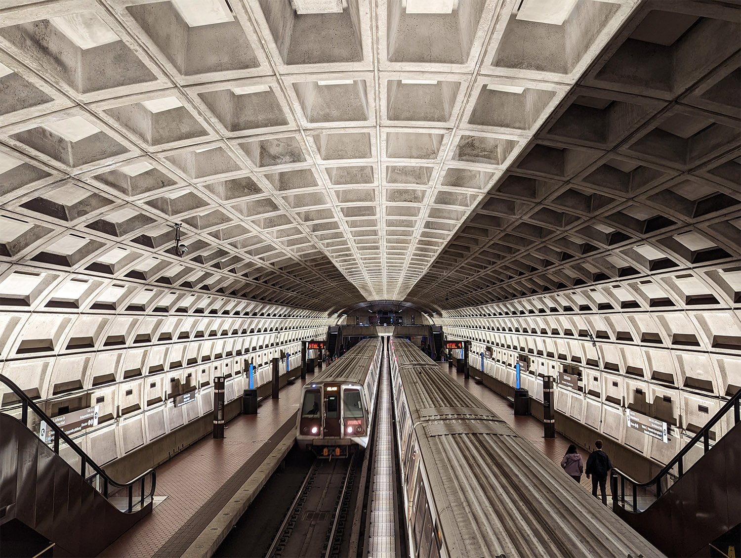 Harry Weese and Associates. Foggy Bottom-GWU Station (1976). Washington, D.C.