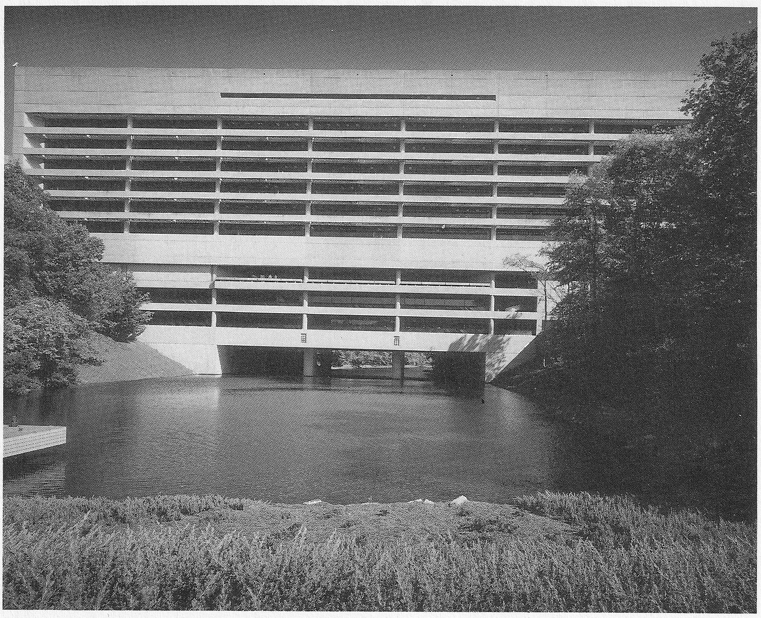 Thompson, Ventulett, Stainback and Associates, Architects. IBM Marketing and Services Headquarters (1977, later North Atlanta High School). Atlanta.