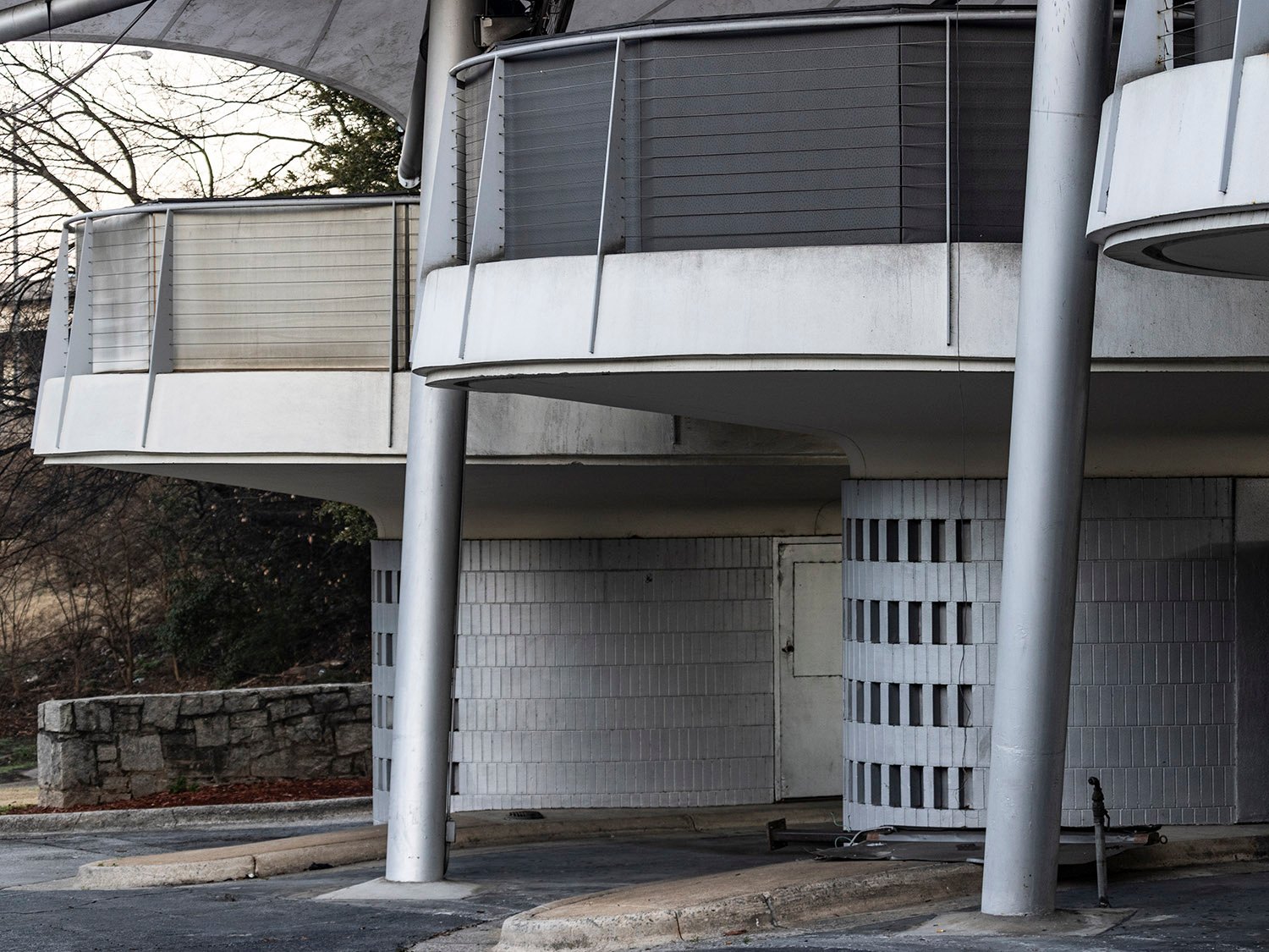 Former drive-through of the Trust Company of Georgia Northeast Freeway Office, Atlanta