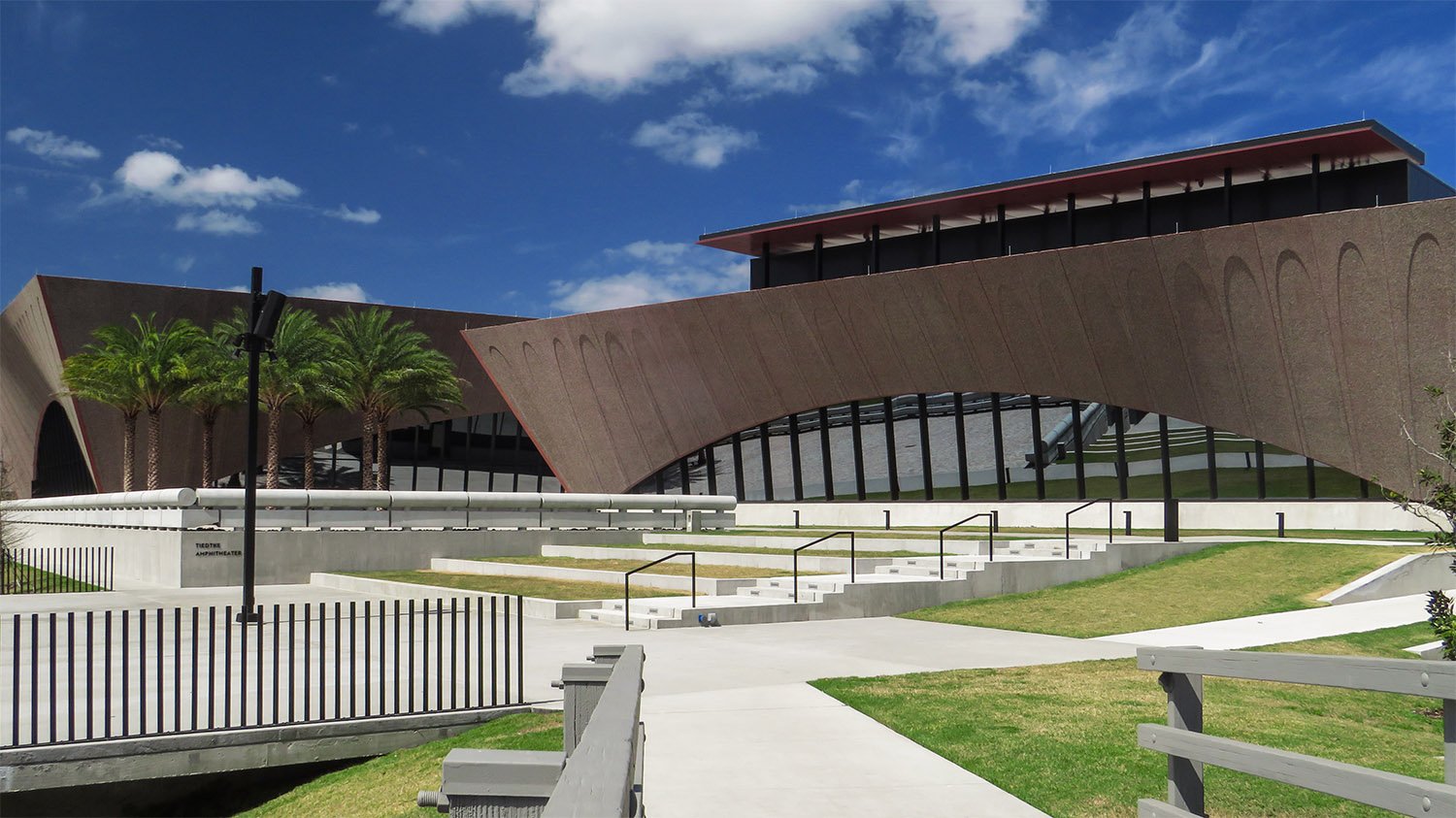 Adajaye Associates with HuntonBrady Architects. Winter Park Library (2021). Winter Park, Florida.