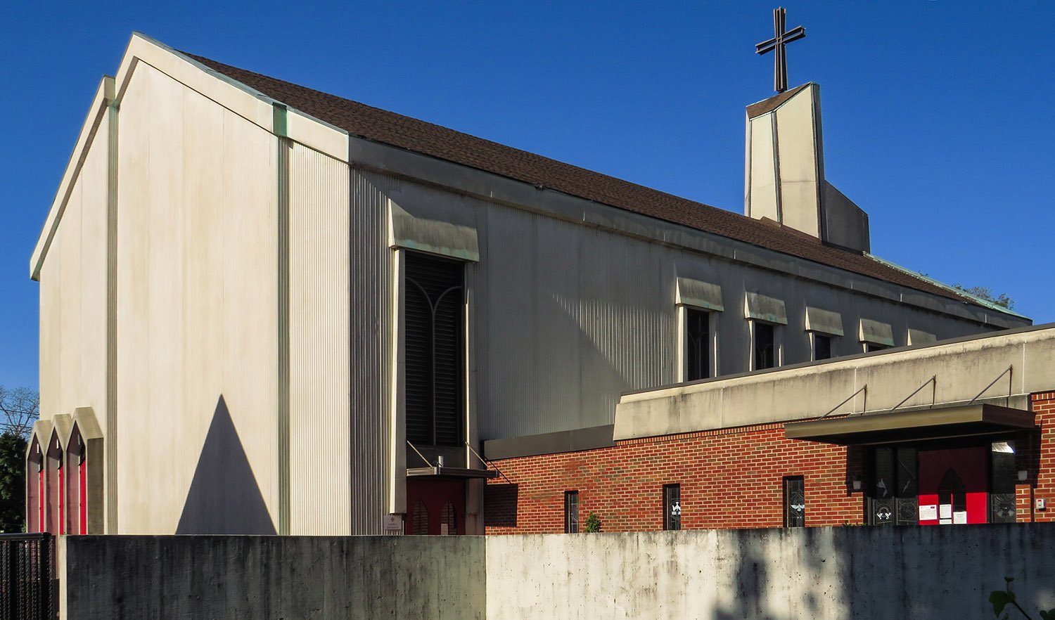 Looking at the sanctuary of Holy Trinity Parish Episcopal Church from the southwest