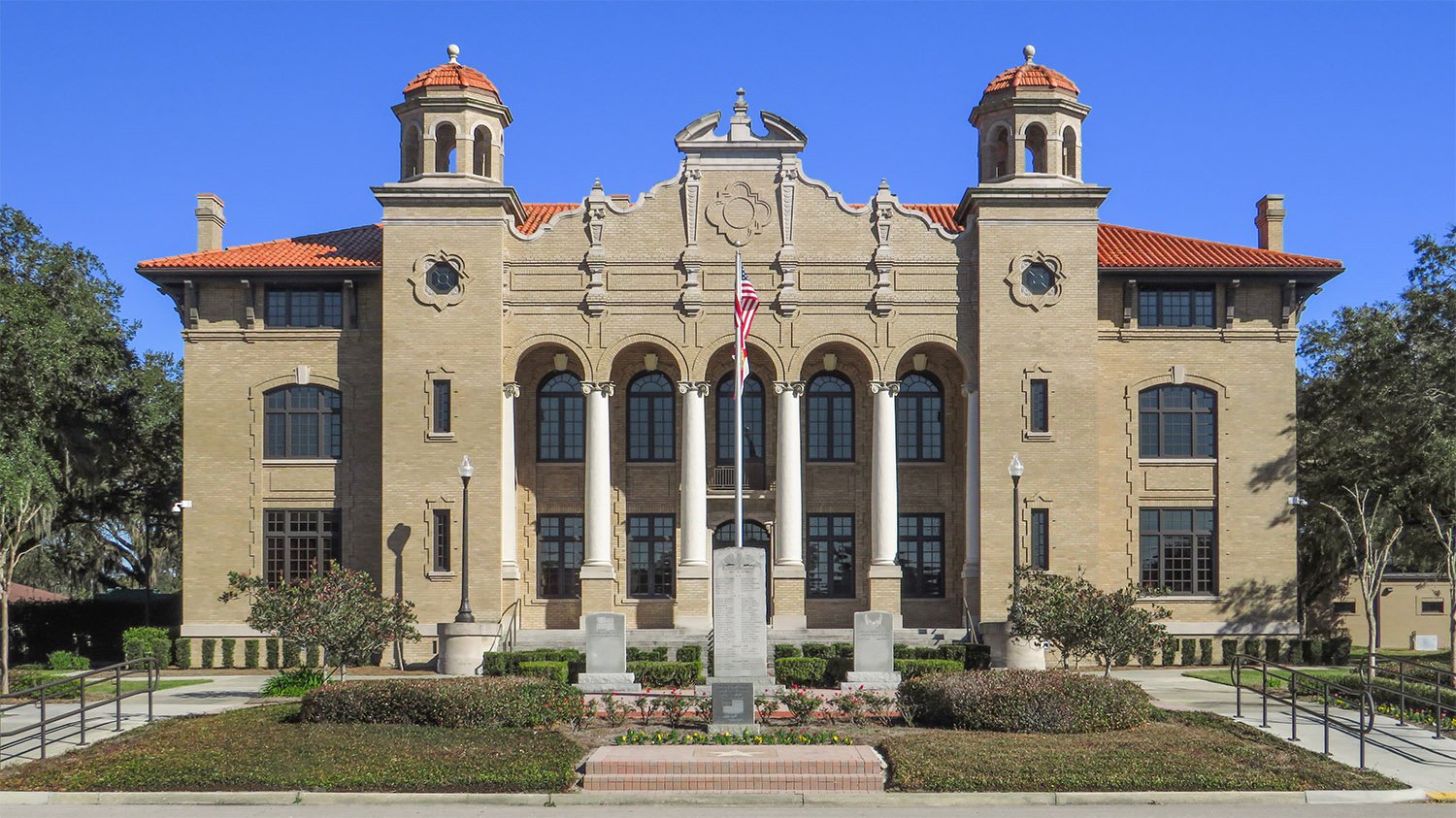 W.A. Edwards.Sumter County Courthouse (1914). Bushnell, Florida.
