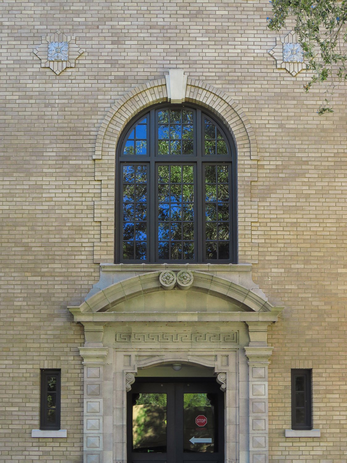 Entrance and second-floor window on the south elevation of the Sumter County Courthouse, Bushnell, Florida