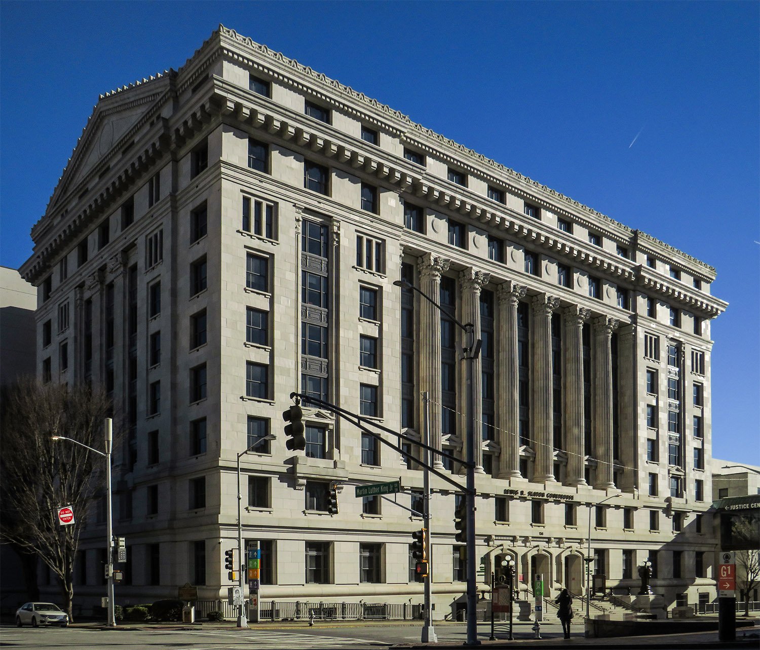A. Ten Eyck Brown and Morgan & Dillon, associate architects. Fulton County Courthouse (1914). Atlanta. ￼
