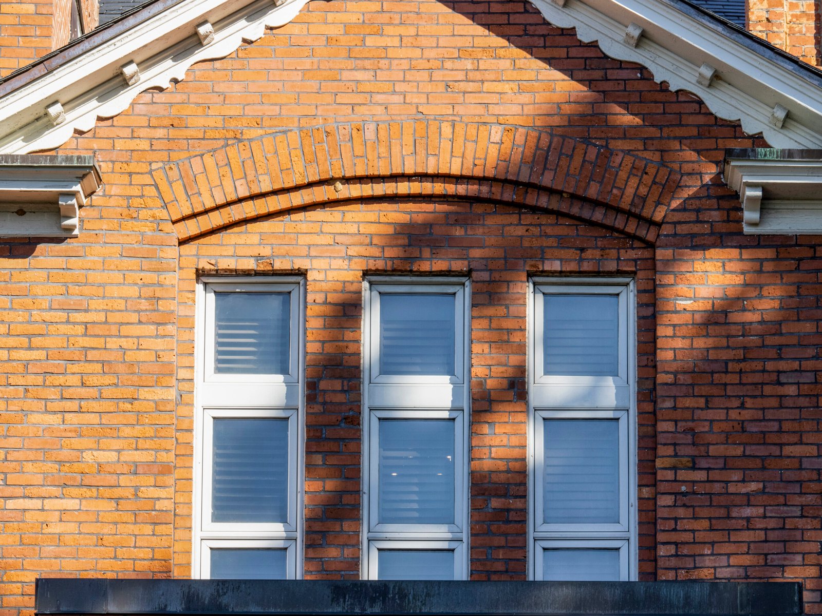 Second-story windows on the facade of the Gwinnett County Courthouse, Lawrenceville, Georgia