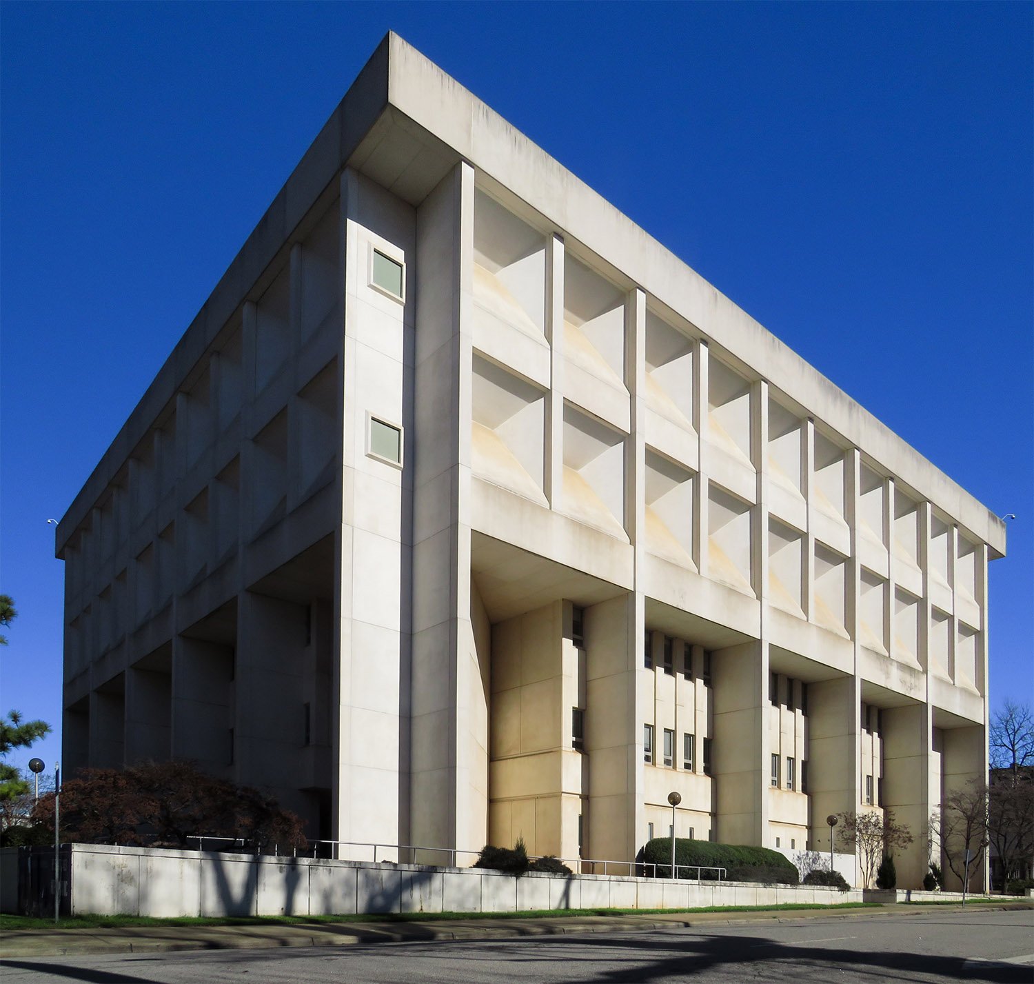 Jesse M. Page & Associates. Bath Building (1973). Raleigh, North Carolina.