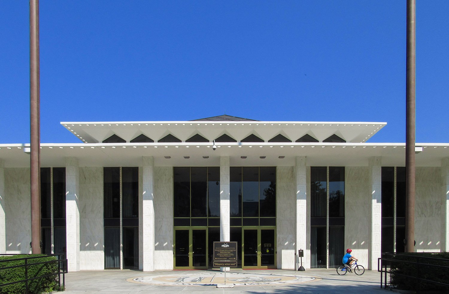 Edward Durrell Stone with Holloway-Reeves. North Carolina Legislative Building (1963). Raleigh, North Carolina.