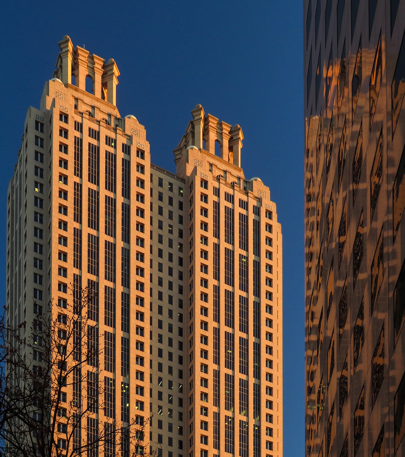 Johnson/Burgee Architects and Kendall/Heaton Associates Inc. 191 Peachtree (1990). Atlanta.