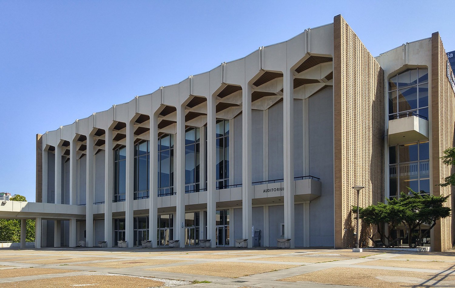 Harold Montague of Robert and Company. Atlanta Civic Center (1968, pending demolition). Atlanta.