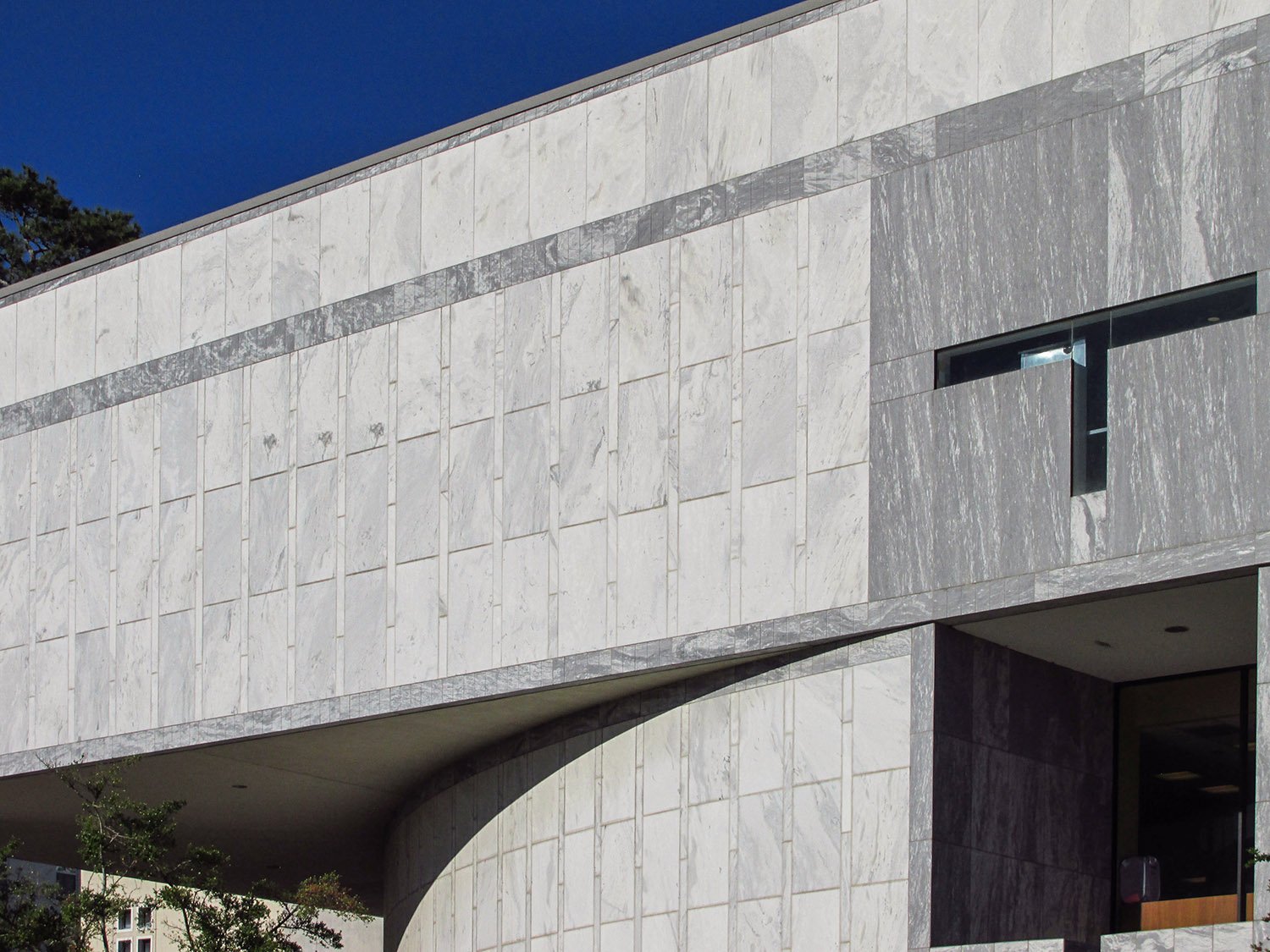 Cantilevered floor on the facade of Dobbs University Center, Atlanta