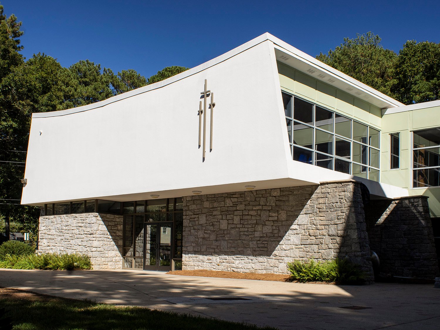 Barker & Cunningham. Education Building of North Decatur Presbyterian Church (1958)
