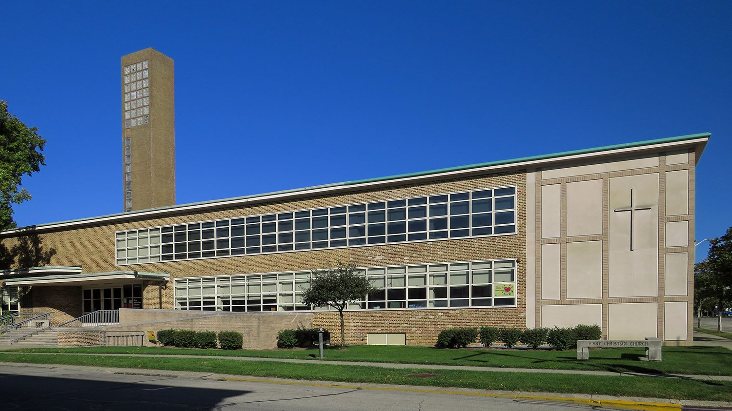 West wing of First Christian Church, Columbus, Indiana