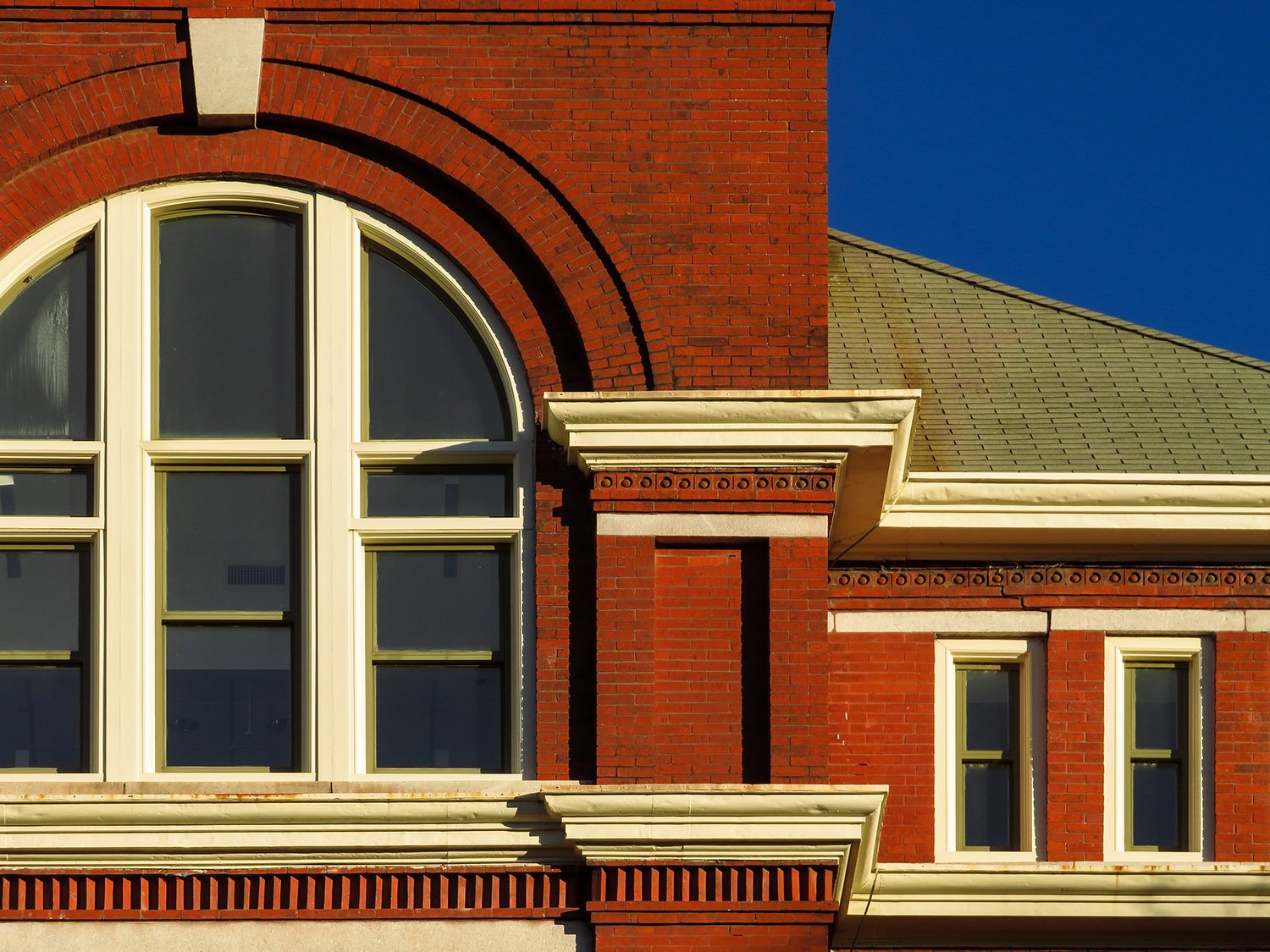 Fourth-floor windows on the facade of the Academic Building at Georgia Tech, Atlanta