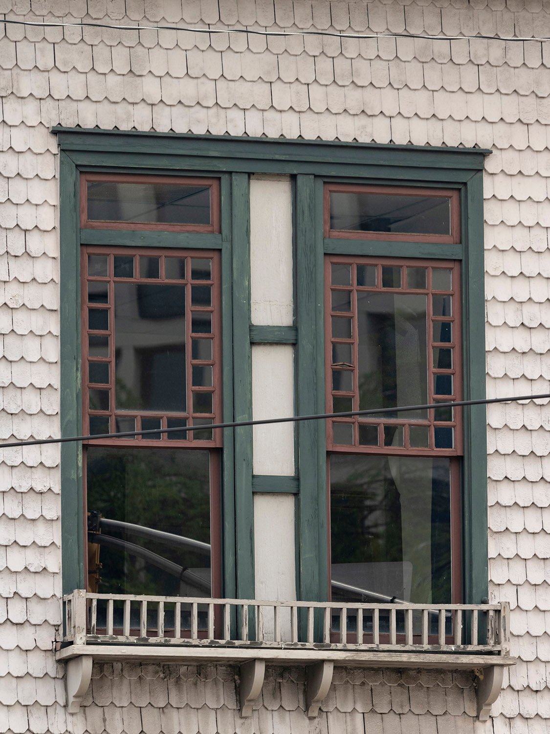Double windows on the corner turret of 125 Edgewood Avenue, Atlanta