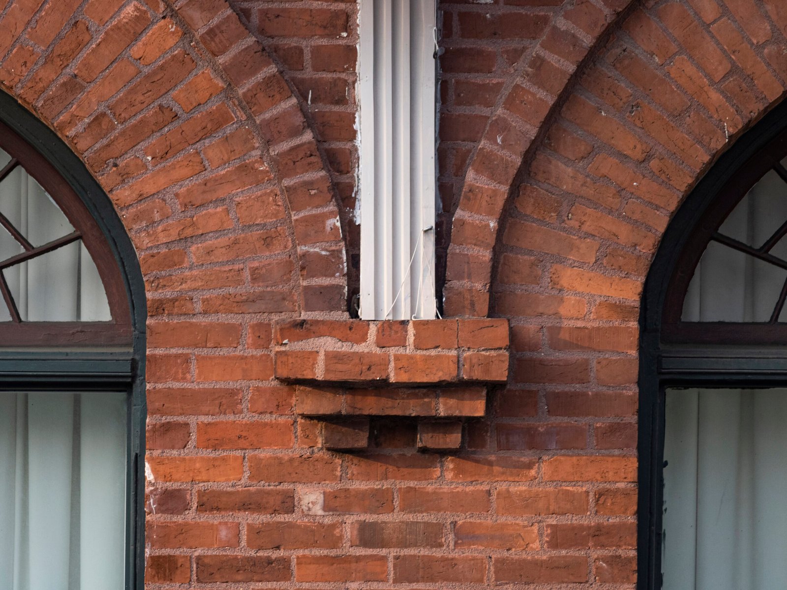 Corbelled brick on the facade of 125 Edgewood Avenue, Atlanta