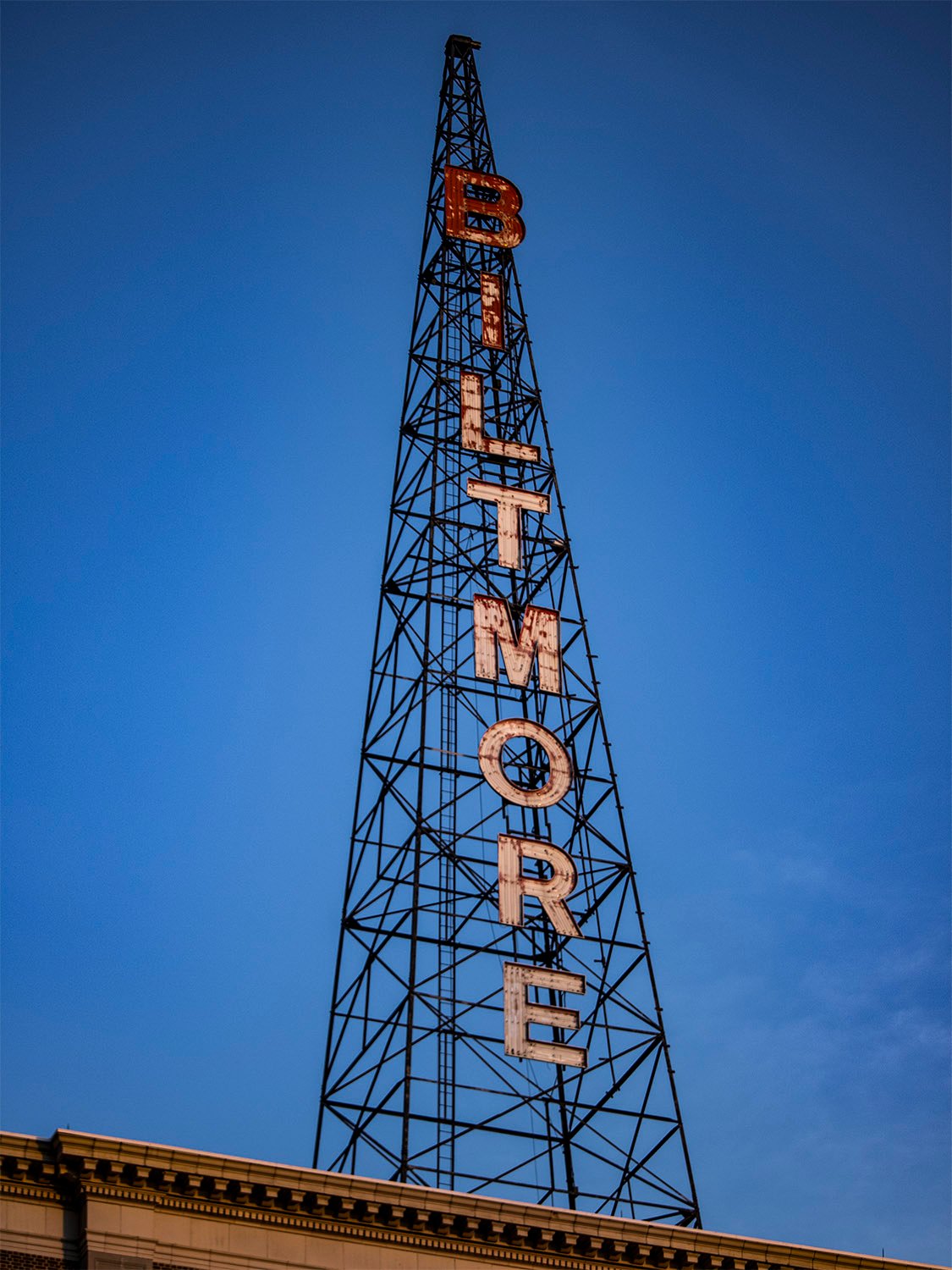 Sky sign on Biltmore Hotel (1924). Atlanta.