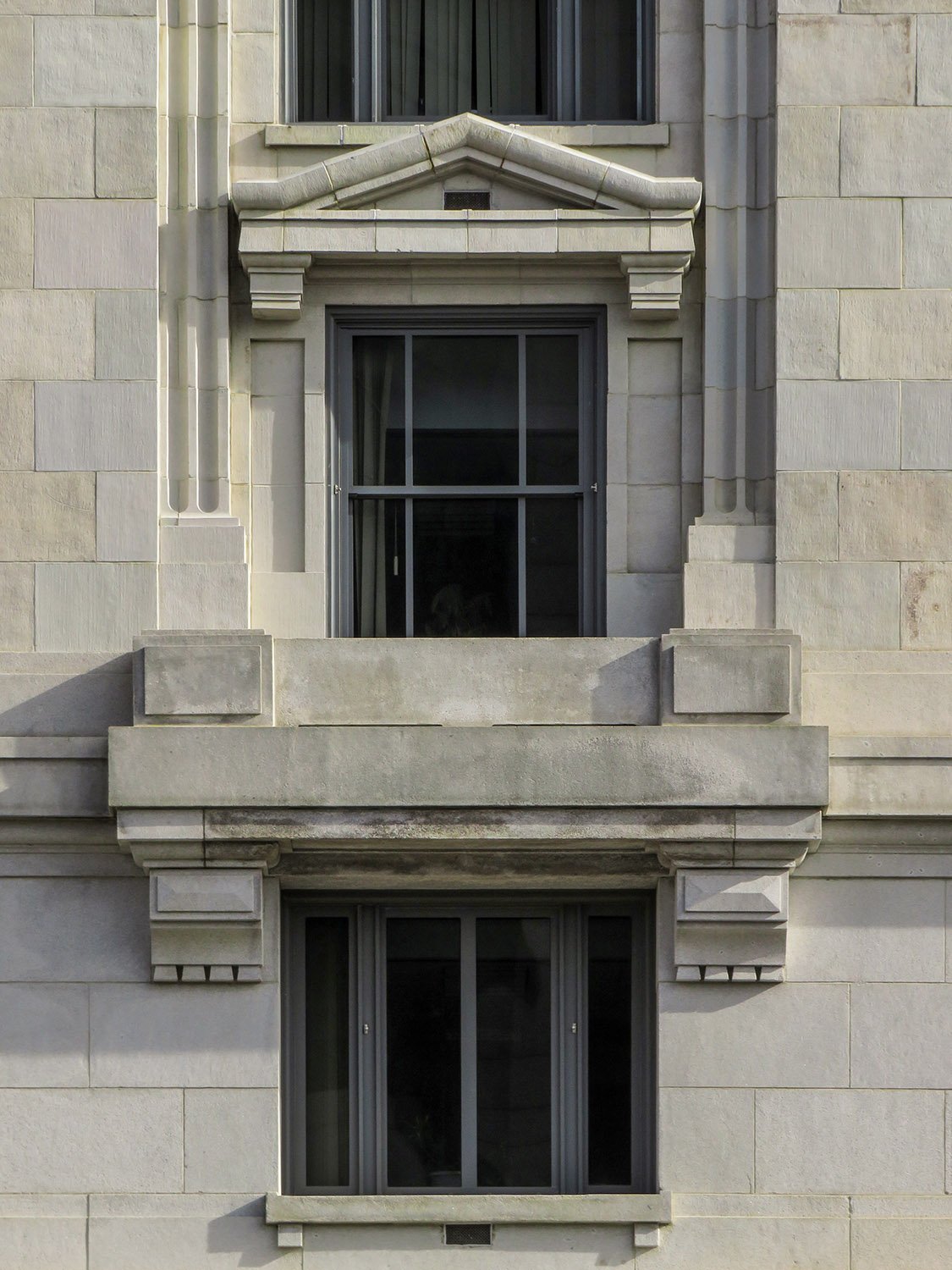 Second- and third-floor windows on the facade of the Fulton County Courthouse, Atlanta