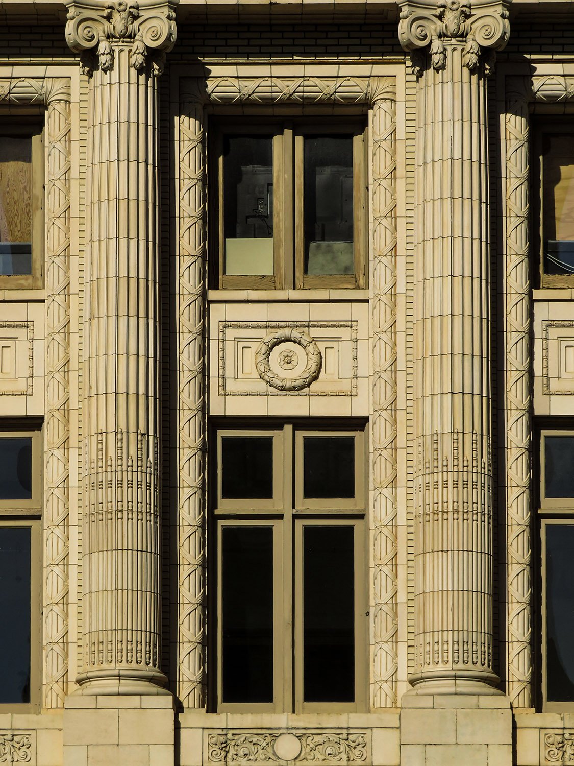 Bay on the east facade of the Greenville County Courthouse