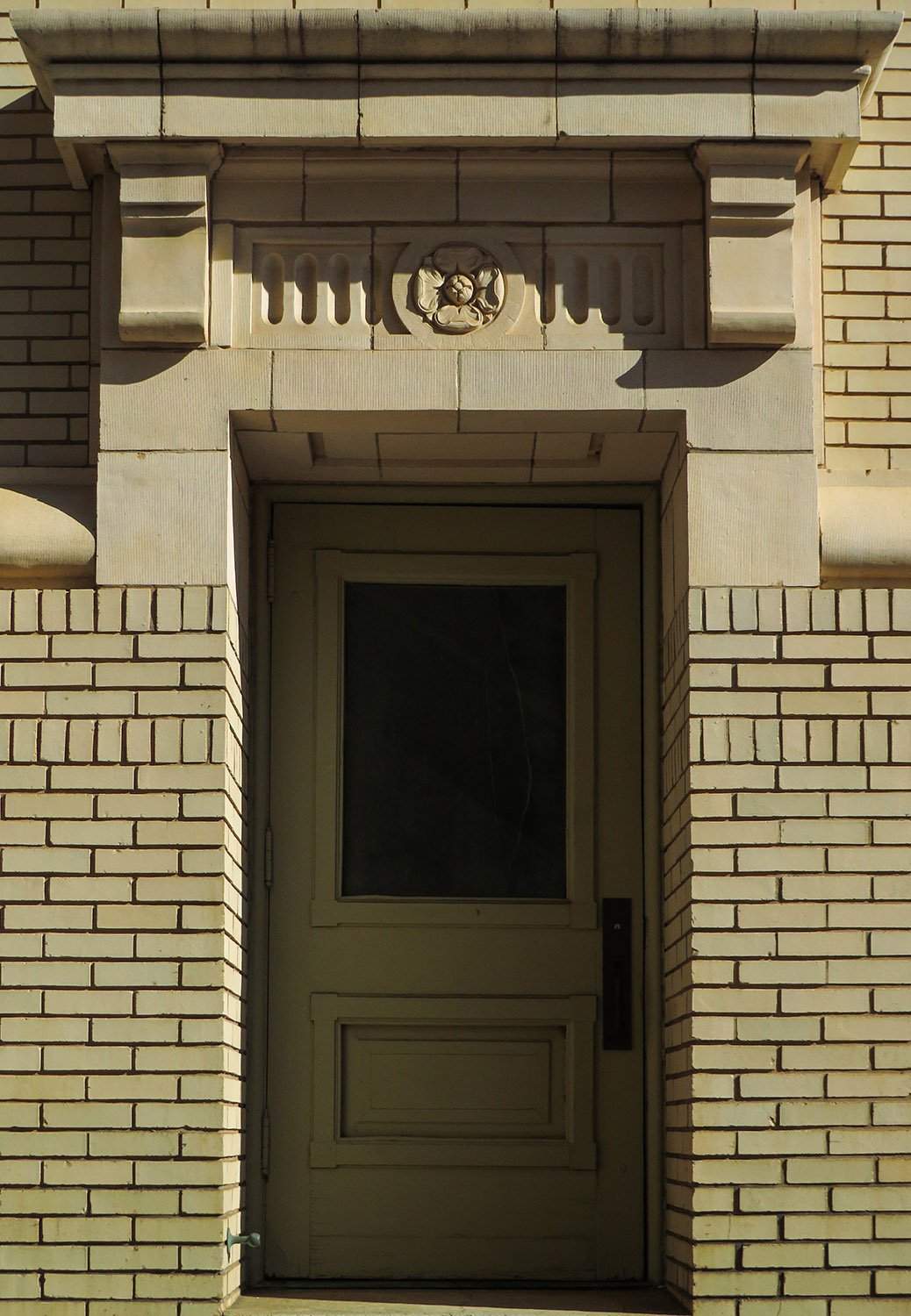 Door and pediment on the south elevation of the Greenville County Courthouse