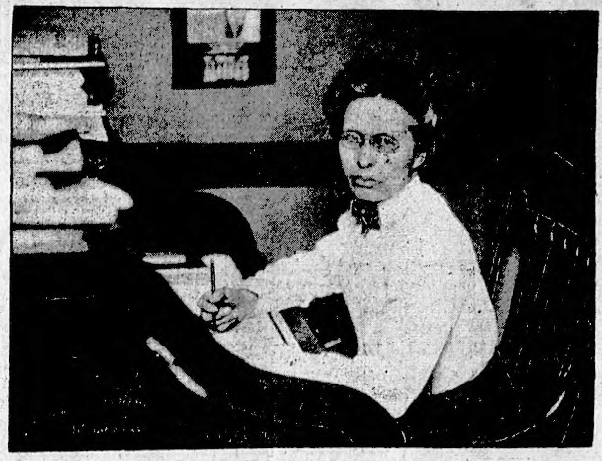 Henrietta C. Dozier, 1910. Photograph by Abananza Studio of Atlanta.