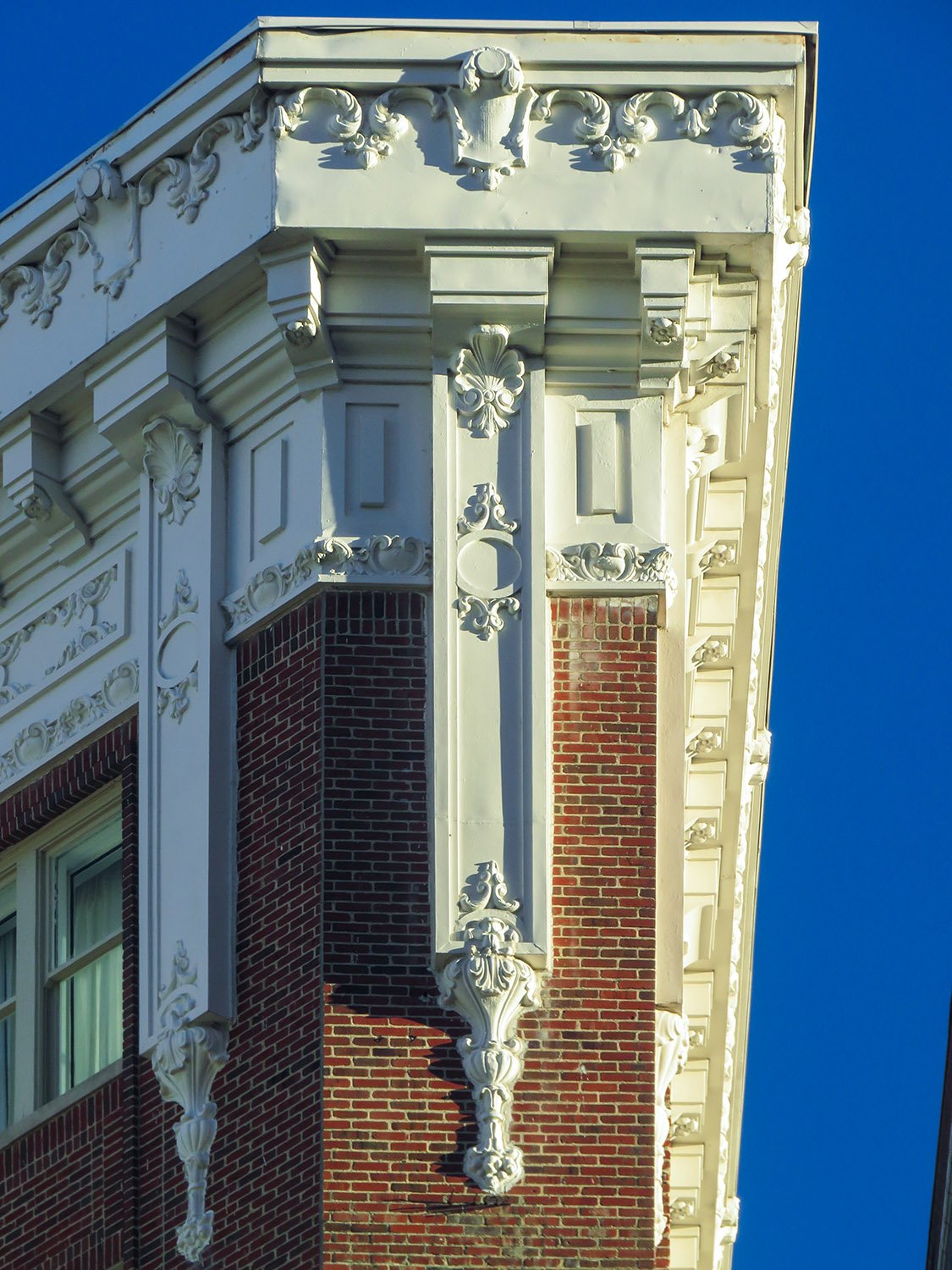 Terracotta cornice and consoles on the Wynne-Claughton Building, Atlanta