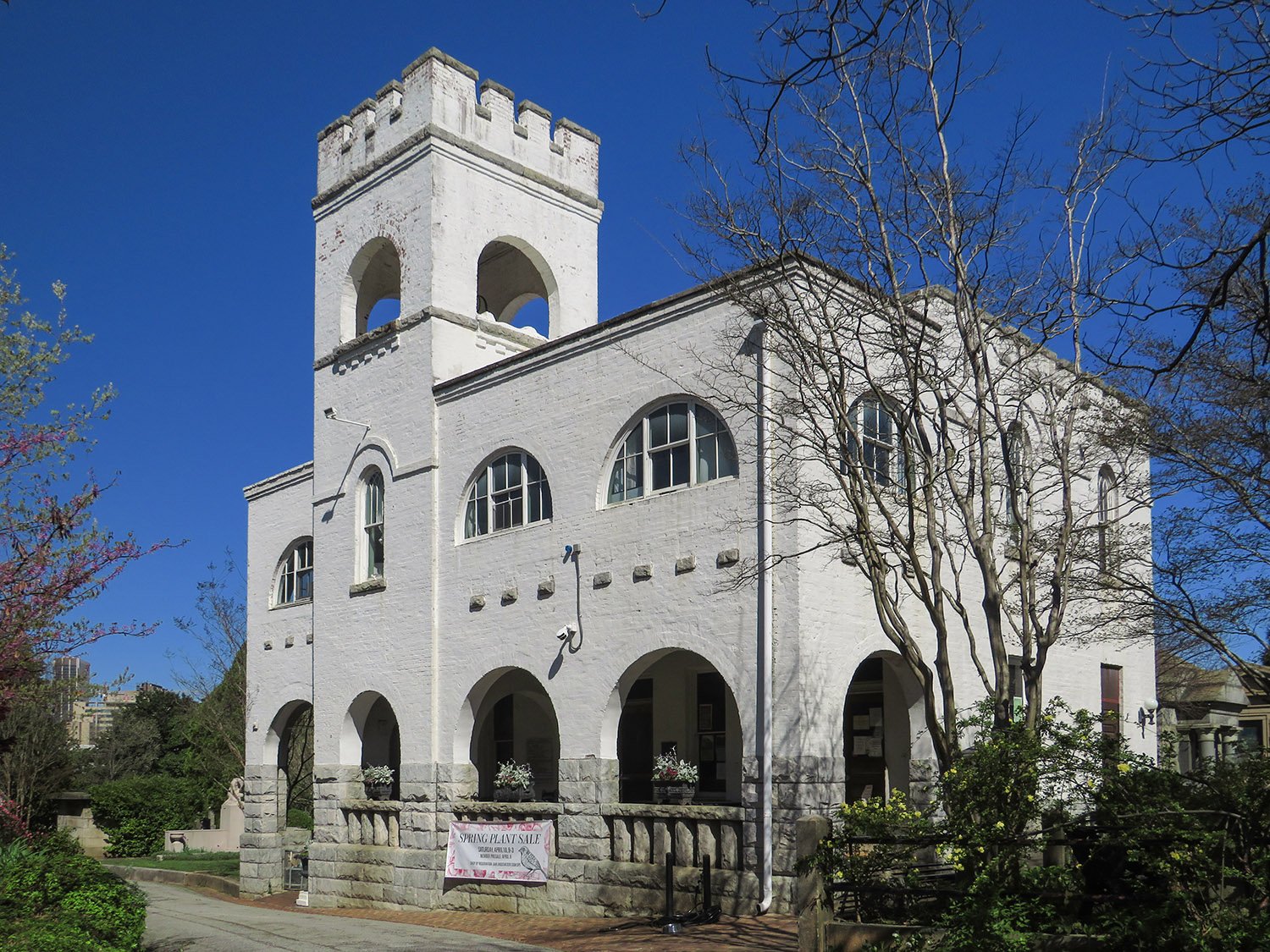 South facade of the Public Comfort Building