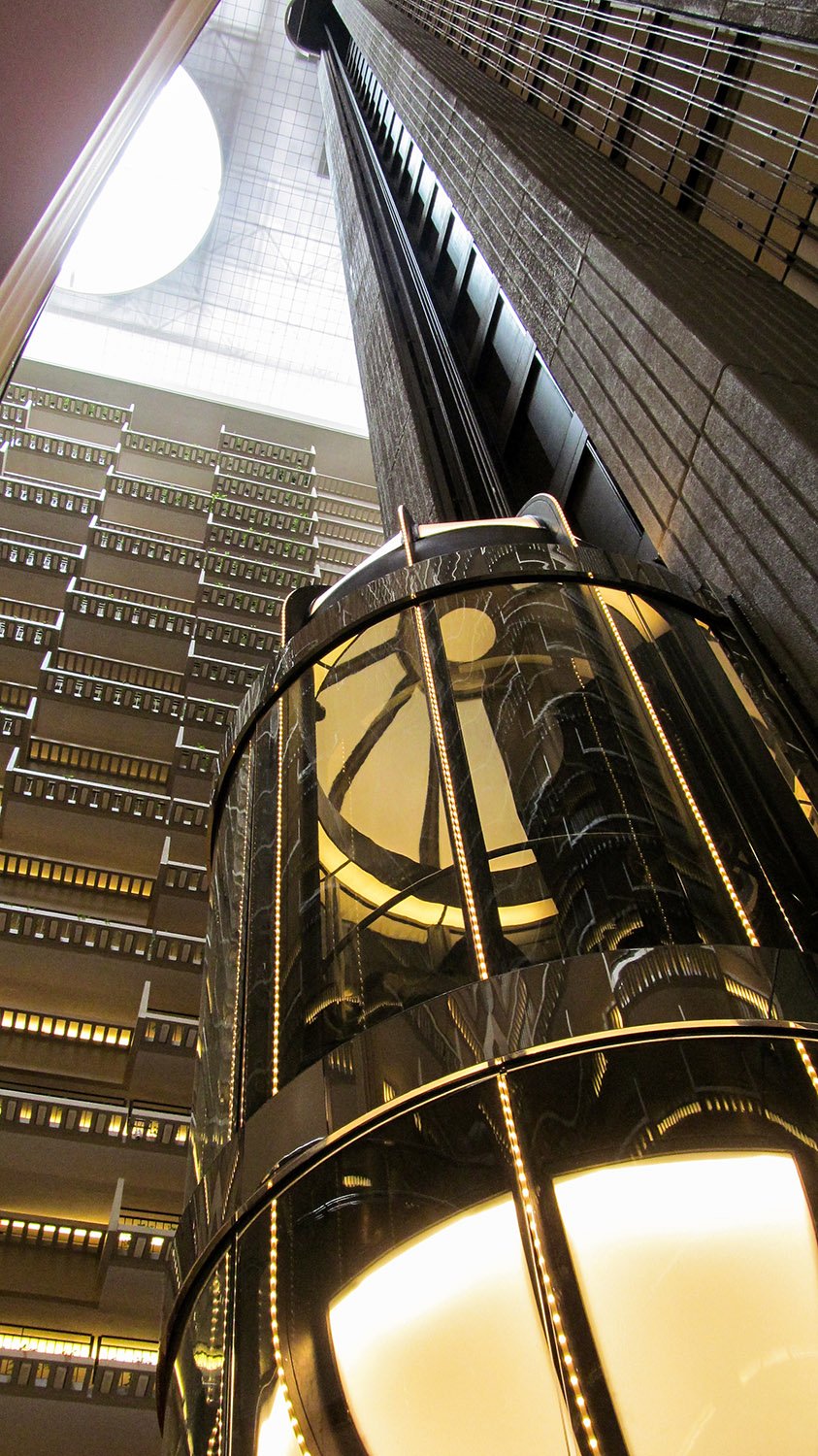 John C. Portman, Jr. of Edwards & Portman. Atrium of Regency Hyatt House Hotel (1967). Peachtree Center, Atlanta.