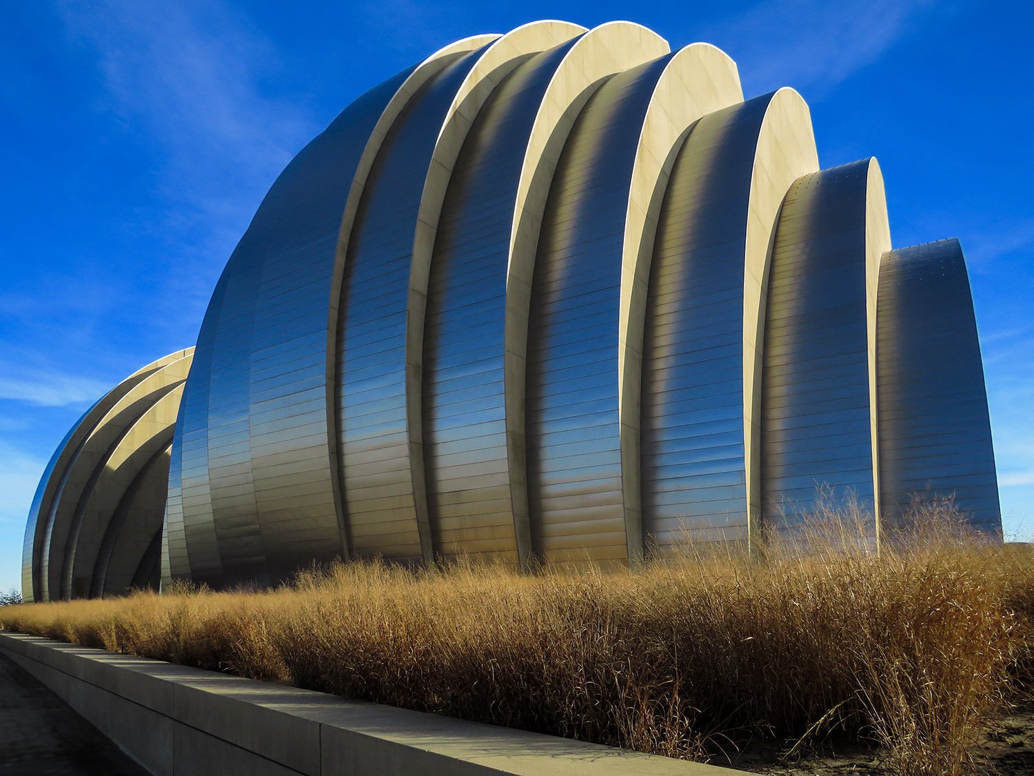 Moshe Safdie of Safdie Architects with BNIM Architects. Kauffman Center for the Performing Arts (2011). Kansas City, Missouri.
