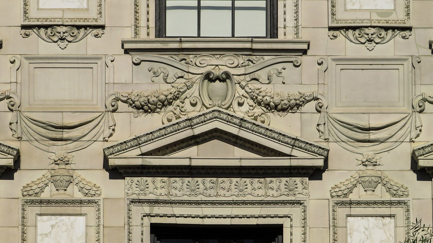 Ornamentation on the Robert Wilson Patterson Residence