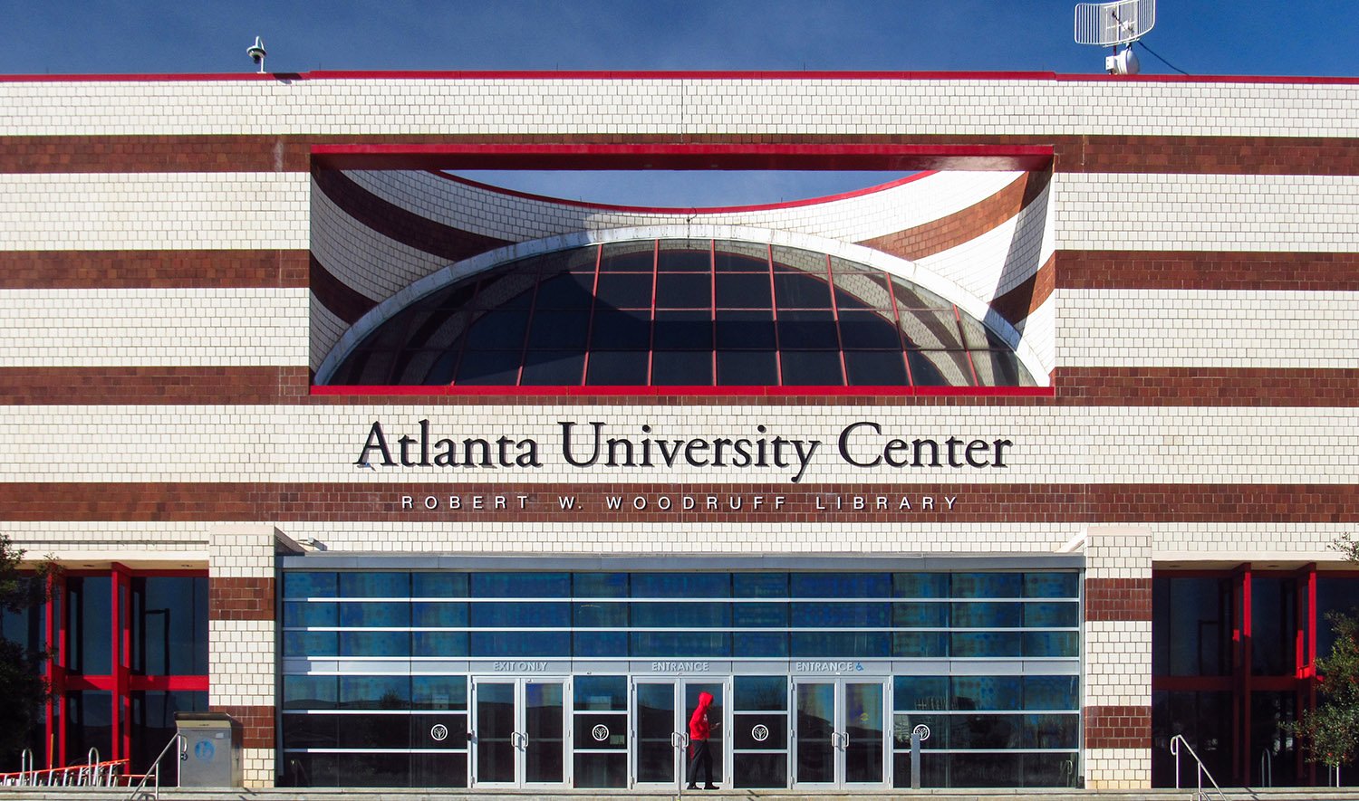 Joseph Amisano of Toombs, Amisano & Wells with J.W. Robinson and Associates, Inc. Robert W. Woodruff Library (1982). Atlanta University Center.