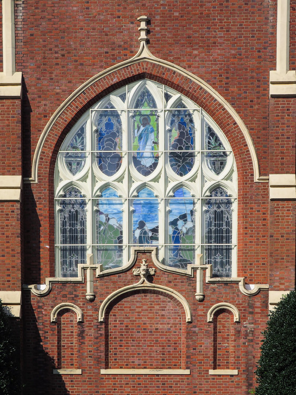 Window on the east facade of Second Presbyterian Church, Greenville, South Carolina