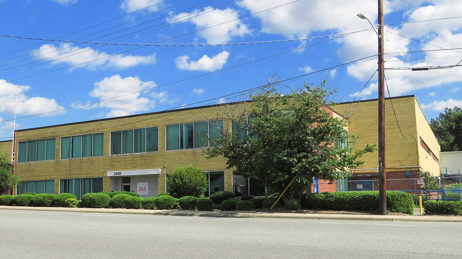 Ballinger Company with Walter Gropius. Greensboro Plant, Container Corporation of America (1947). Greensboro, North Carolina.