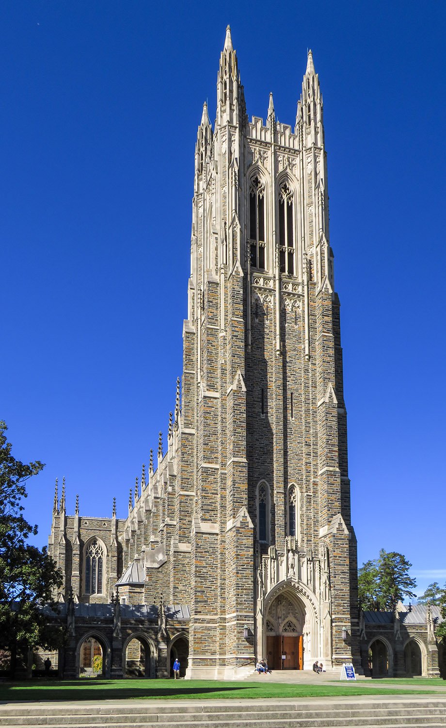 Horace Trombauer with Julian Abele. Duke University Chapel (1932). Durham, North Carolina.