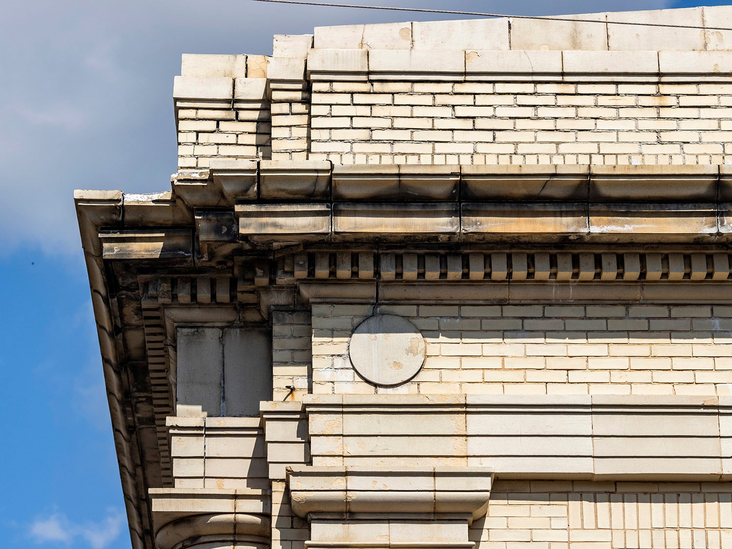 Cornice, frieze, and architrave on the First National Bank, Conyers, Georgia