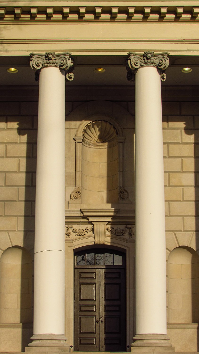 Portico and main entrance on the west facade of Glenn Memorial Church