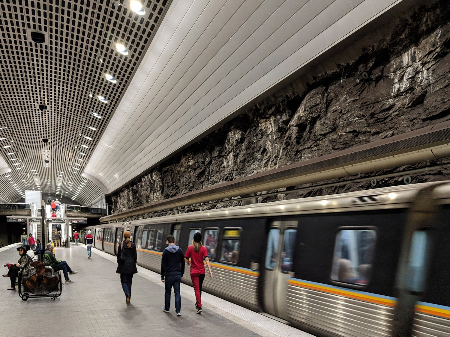 Southbound train leaving the platform of Peachtree Center Station, Atlanta