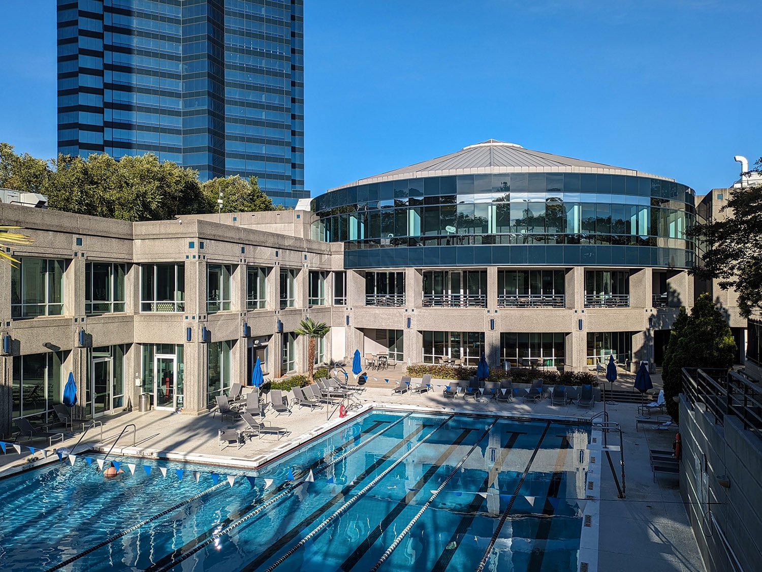 Thompson, Ventulett, Stainback, and Associates. Concourse Athletic Club (1989). Sandy Springs, Georgia.