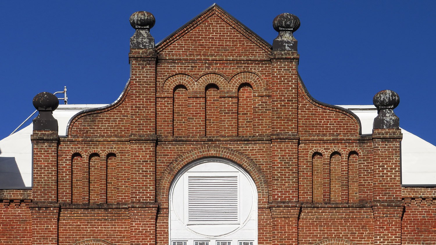 Dutch gable on the facade of Wilson Hall, Spartanburg, South Carolina
