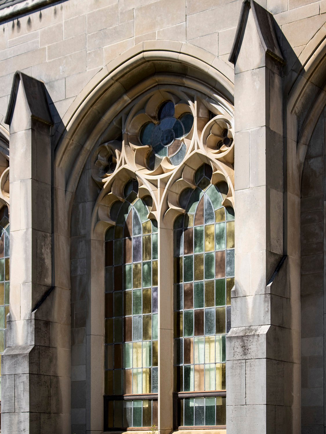 Window on the east facade of Emory Presbyterian Church