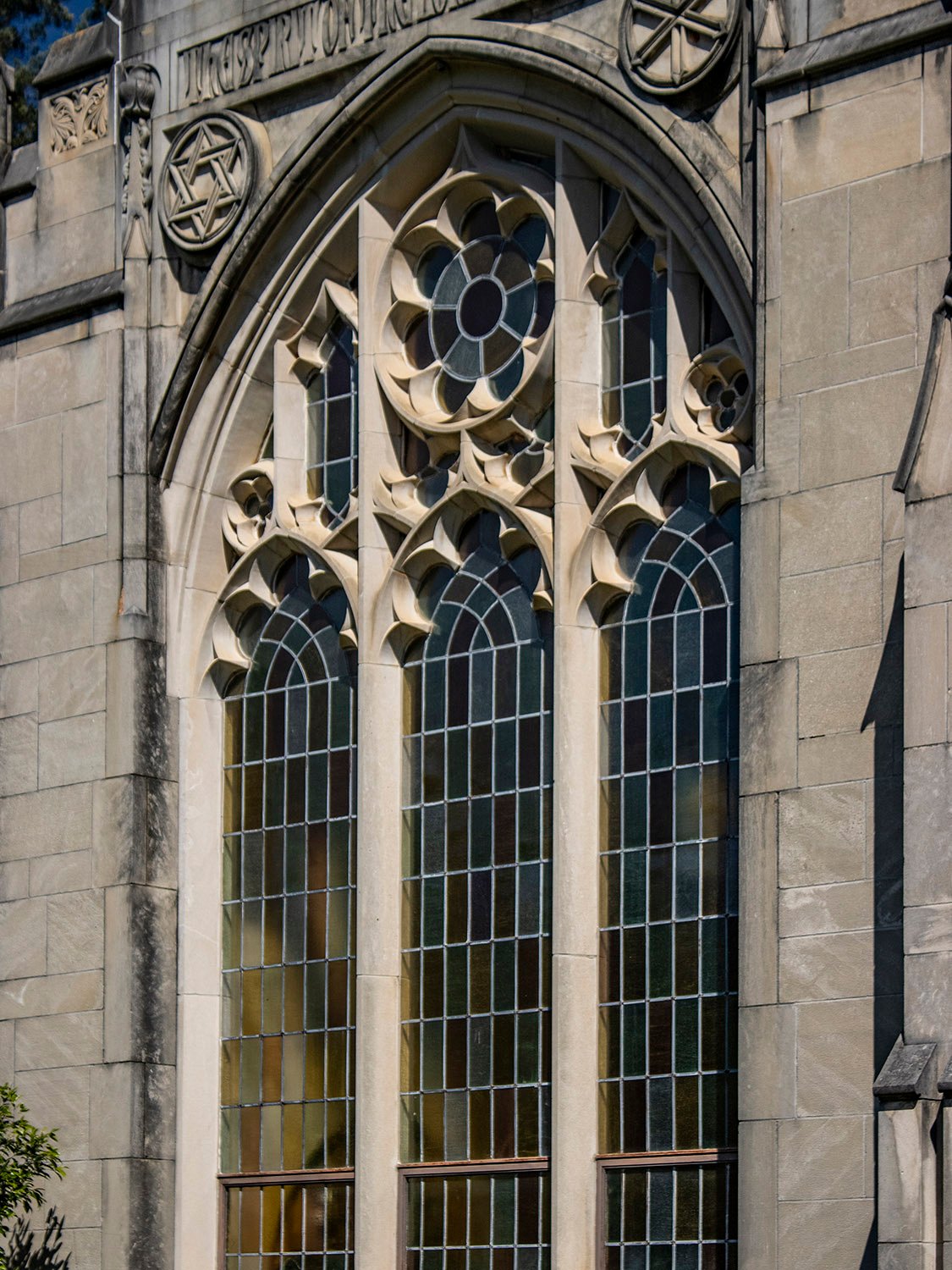 Window on the south facade of Emory Presbyterian Church