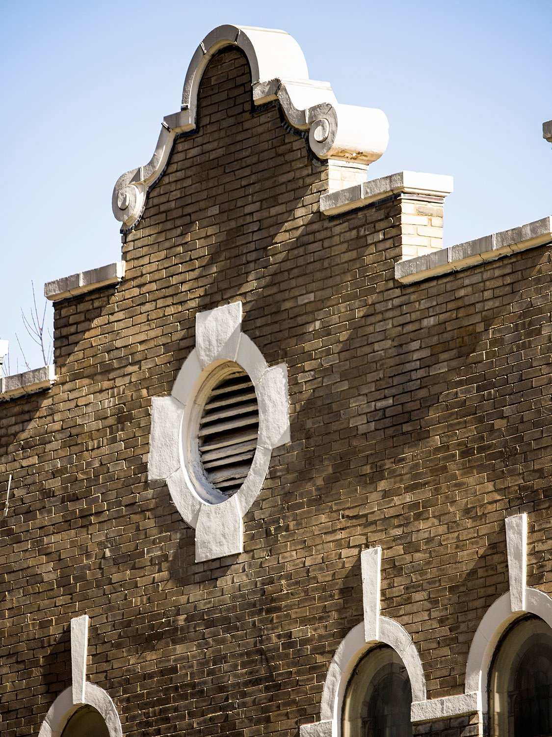 Dutch gable on the west facade of First Congregational Church, Atlanta