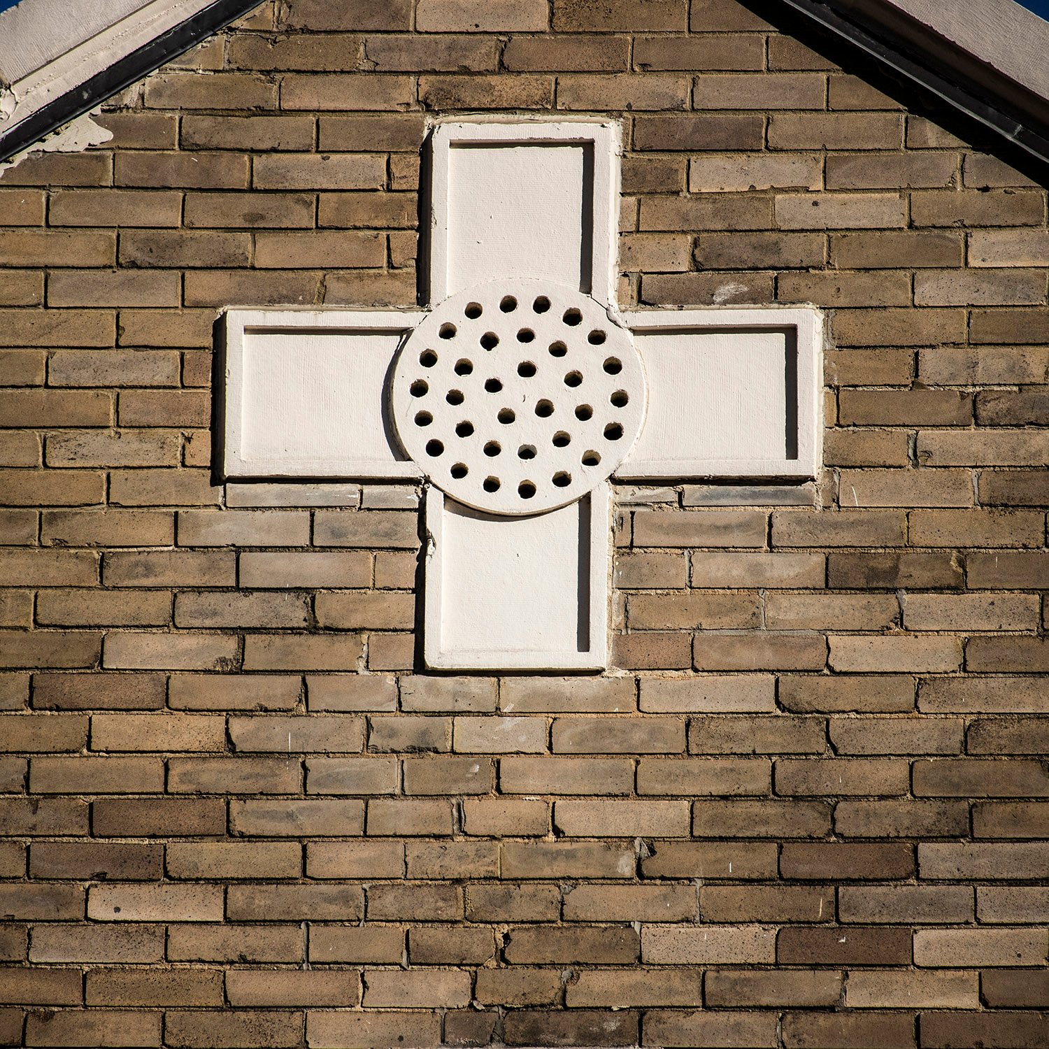 Cross on the west facade of First Congregational Church, Atlanta